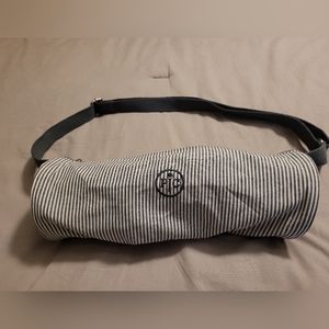 Pampered Chef wine tumblers with bag